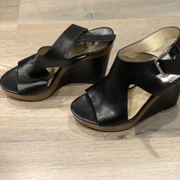 The Josephine Wedge Platform Sandal - Picture 2 of 4